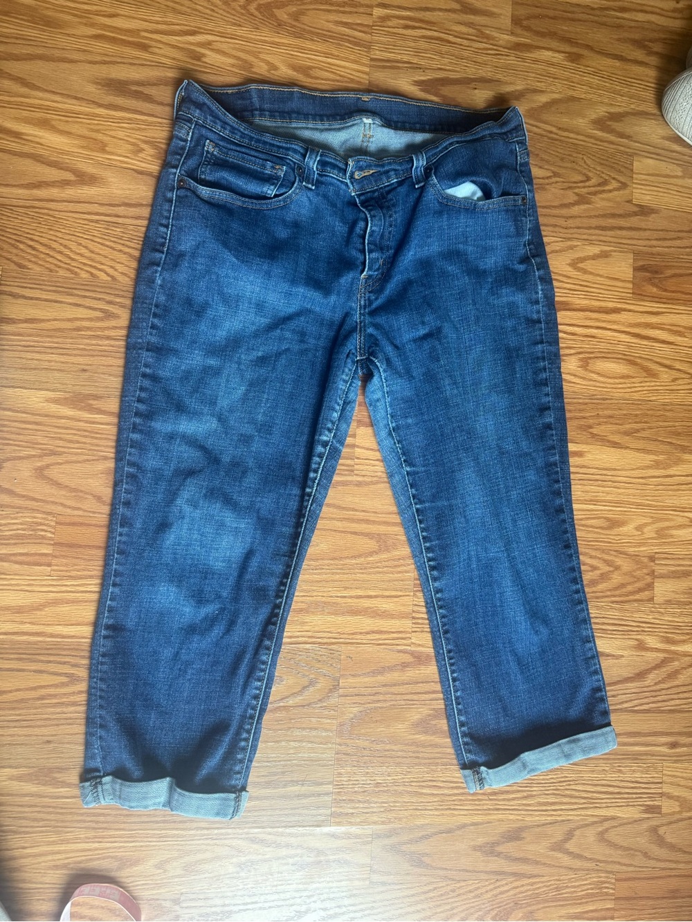 Levi's Women's Dark Blue Cropped Jeans